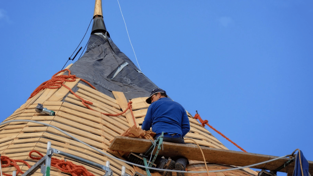 Integrating Roof Maintenance Into a Sustainable Home Lifestyle