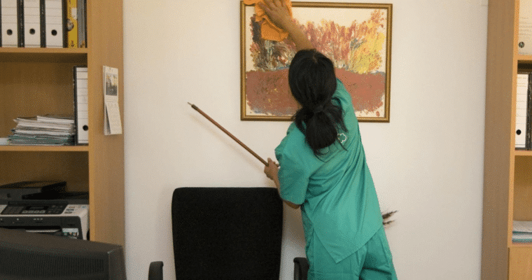 What Businesses Should Know About Choosing Cleaning Services