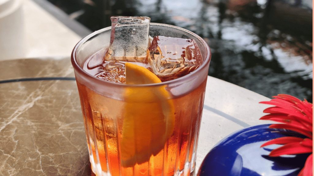 5 Branded Ice Ideas for Restaurants to Create Memorable Signature Cocktails