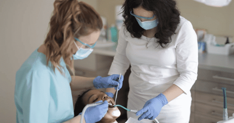 How Custom Dental Crowns Protect Weak or Cracked Teeth