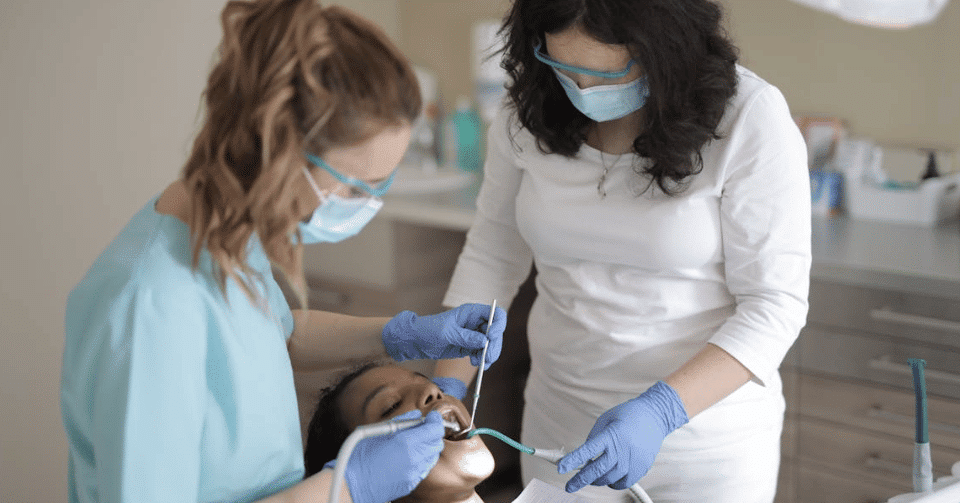 How Custom Dental Crowns Protect Weak or Cracked Teeth