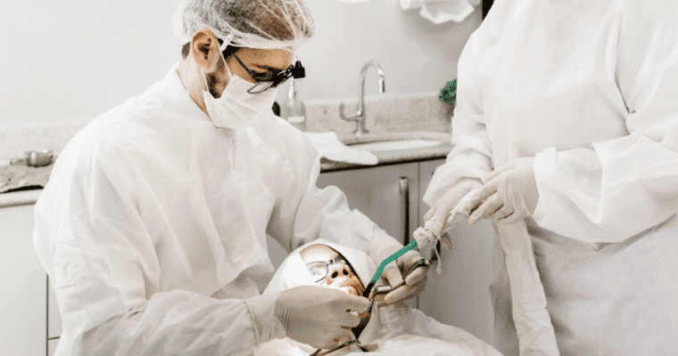 Dental Emergency Symptoms and When to Seek Care
